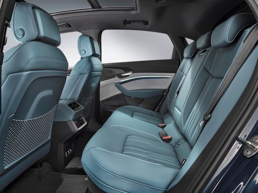 rear-passenger-seats-carbuzz-649893-1600 - Masini 2020 Audi e-tron Sportback