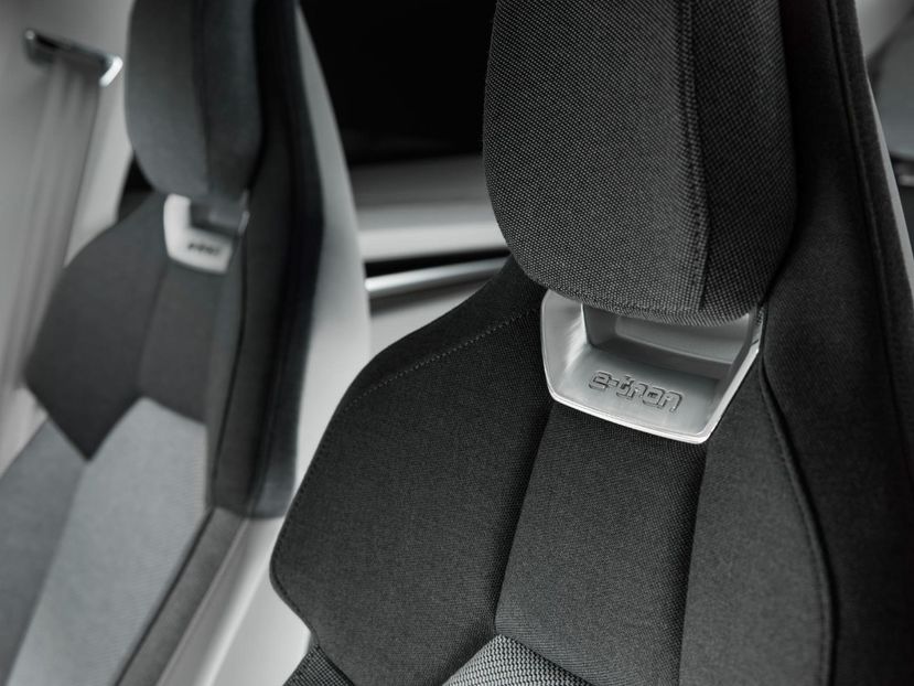 2021-audi-e-tron-gt-seat-details-carbuzz-520622-1600 - Masini 2021 Audi e-tron GT