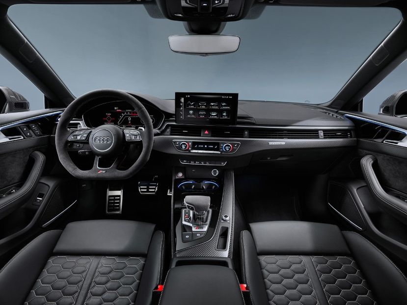 central-console-carbuzz-656695-160020 - Masini 2020 Audi RS5 Sportback
