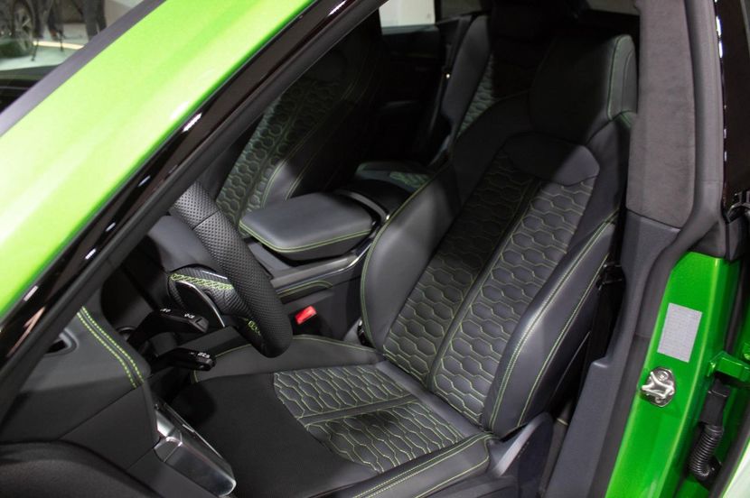 front-seats-carbuzz-650662-1600 - Masini 2021 Audi RS Q8