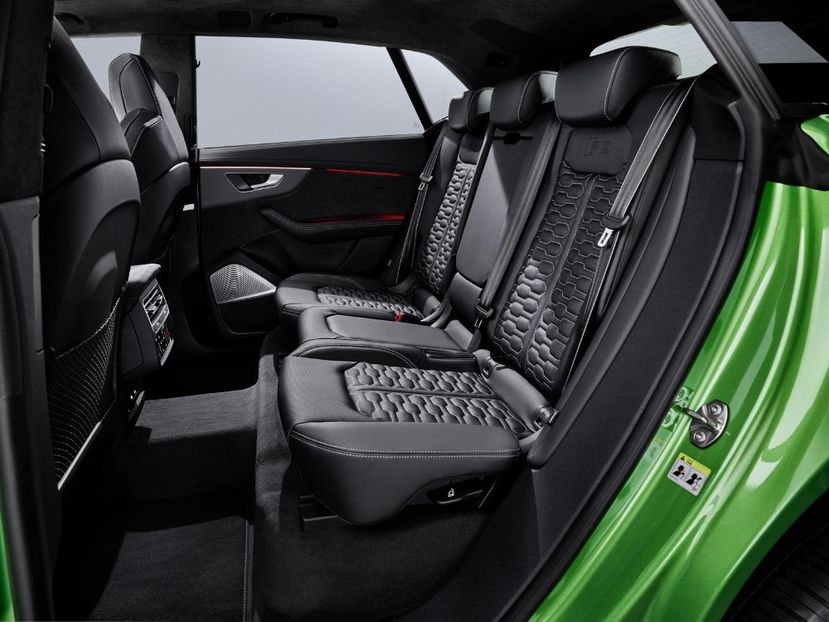 rear-passenger-seats-carbuzz-650599-1600 - Masini 2021 Audi RS Q8