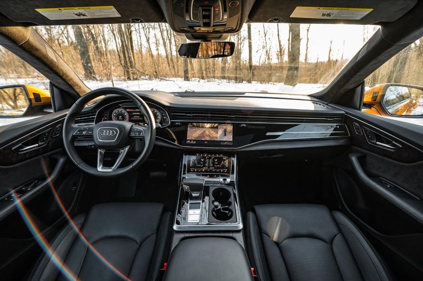 2019-2020-audi-q8-dashboard-carbuzz-682166-1600 - Masini 2020 Audi Q8