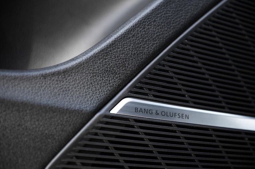 2019-2020-audi-q8-speaker-carbuzz-682158-1600 - Masini 2020 Audi Q8