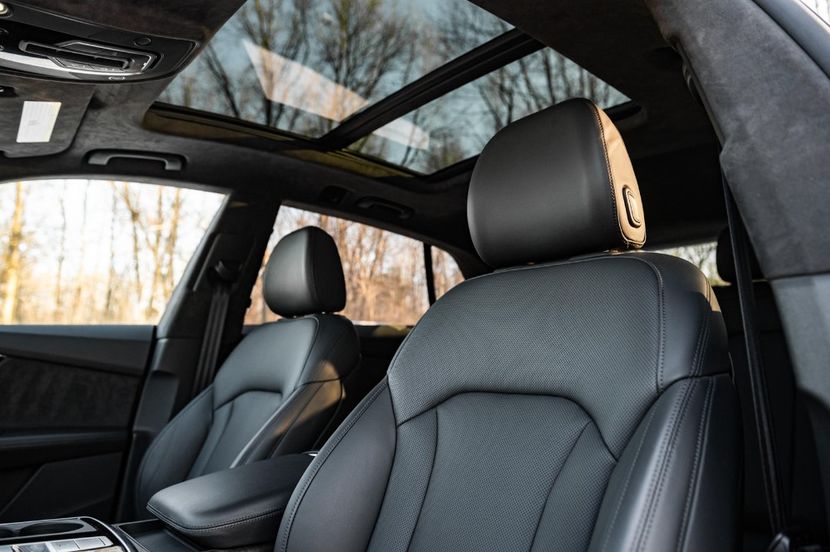 2019-2020-audi-q8-sunroof-carbuzz-682156-1600 - Masini 2020 Audi Q8