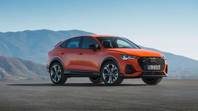 2020-audi-q3-sportback-front-angle-view-carbuzz-610048-1600 - Masini 2020 Audi Q3 Sportback