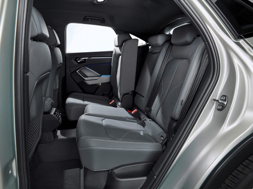 2020-audi-q3-sportback-rear-passenger-seats-carbuzz-610063-1600 - Masini 2020 Audi Q3 Sportback