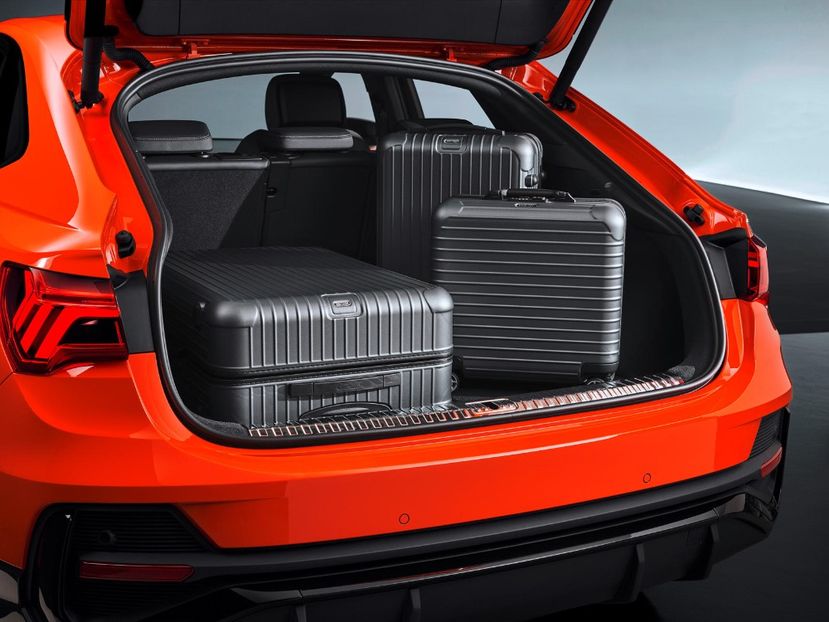 2020-audi-q3-sportback-trunk-space-carbuzz-610072-1600 - Masini 2020 Audi Q3 Sportback