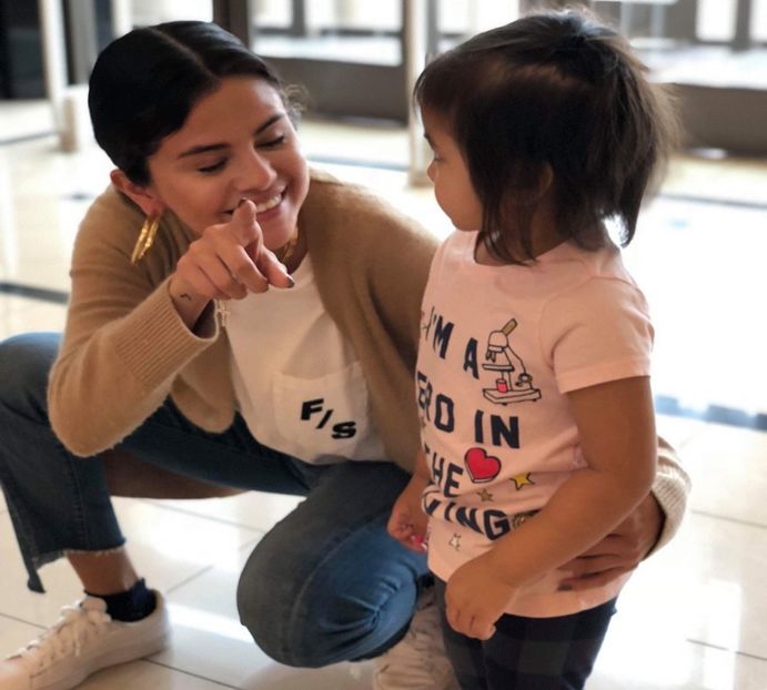 — Cu Oliver alesese să nu mai vorbească încă din ziua filmărilor, la fel și cu William, considerând - xE05xS01 haters gonna h a t e