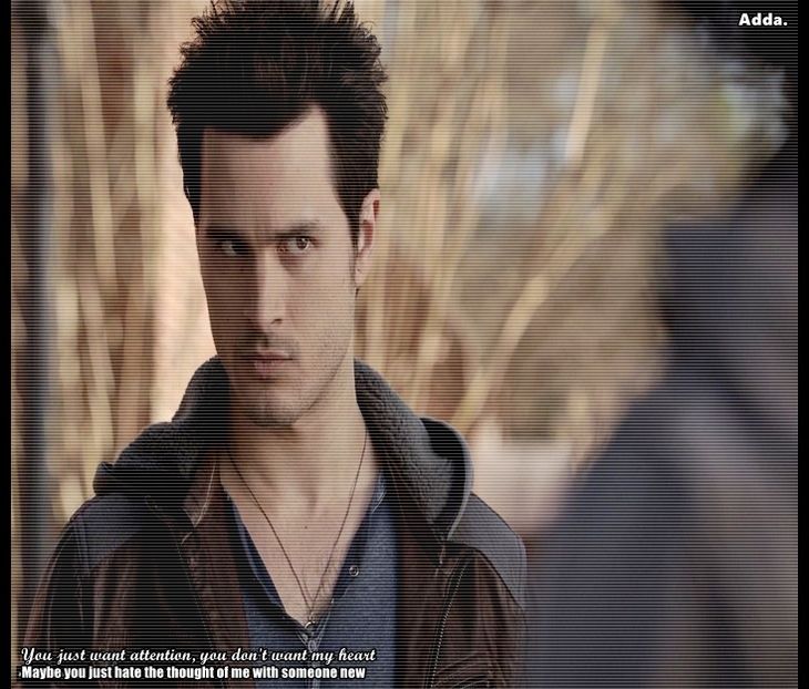 *deschide usa*Mamica?Ce cauti aici? Mi-ai adus rosii si branzica,nu?Ai vrut sa faci o surpriza maaa - episodul 78