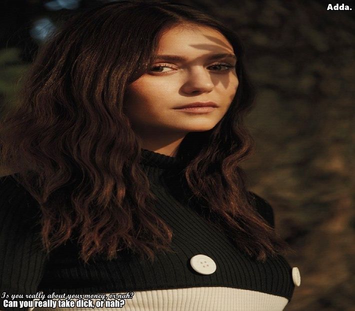 *intra in casa, isi arunca geanta pe scaun si se uita ciudat la discutia pe care o are Ian la tlf* - episodul 79