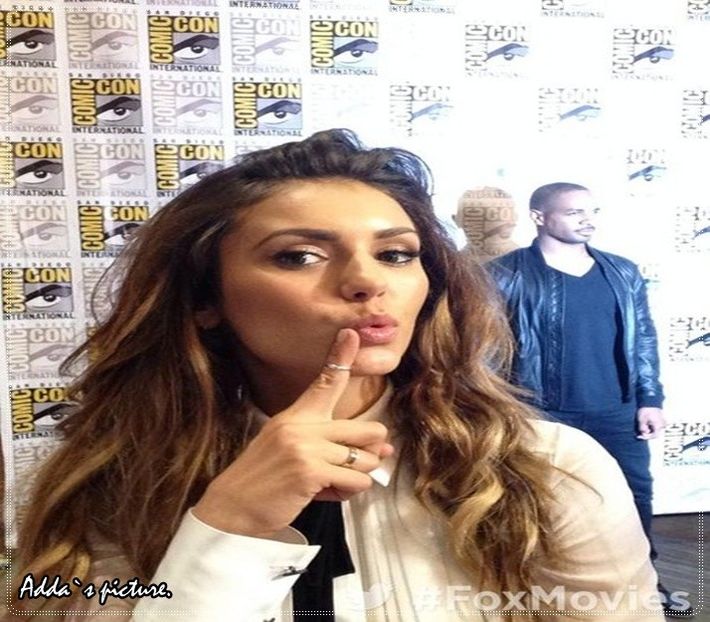 》#Lasă pistolul îndreptat în jos și se întoarce cu fața spre el. "Tata ne lua adesea la cabana + - xE05xS01 haters gonna h a t e