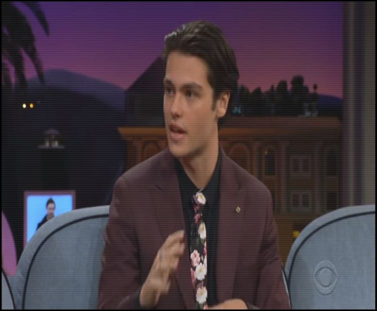 — cu cam multe fete pe aici. Nu știam ce să fac, domnișoarele astea-și puneau în scenă cele - xE05xS01 haters gonna h a t e