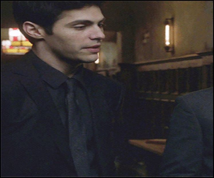 — „Nu e necesară seriozitatea, Sierra, tot noi suntem.”, dau negativ din cap și-l privesc pe Lucas, - xE05xS01 haters gonna h a t e