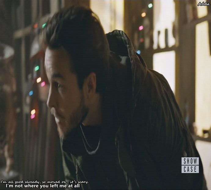 》#Râde și-și mușcă buza inferioară, sărind din pat, ia un prosop din dulap și o șterge el. + - xE05xS01 haters gonna h a t e