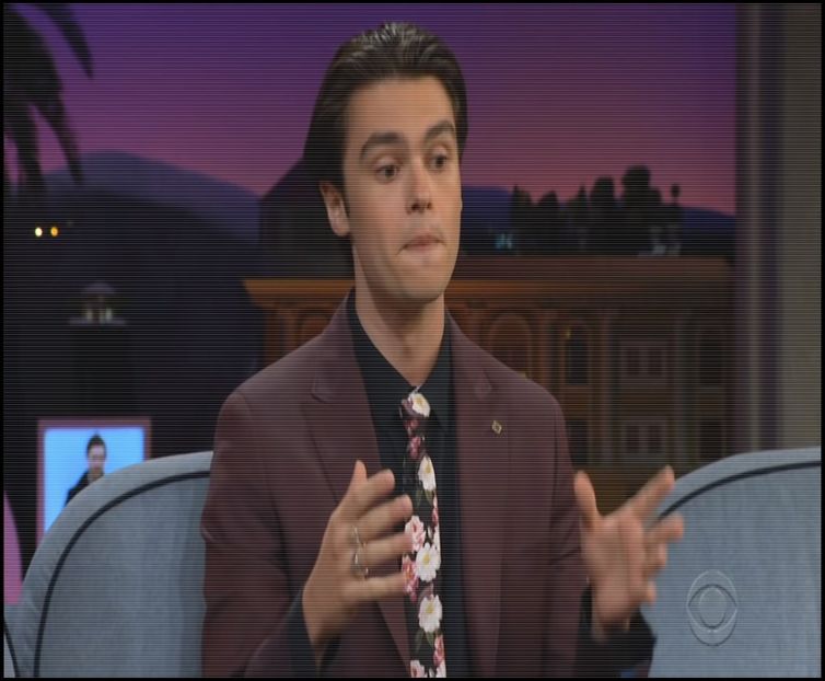 —  Fac ochii mari când văd atrocitatea pe care mi-o arată Sierra, „Ce dracului e asta? Nu, gata, - xE05xS01 haters gonna h a t e