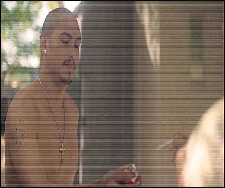 —  „Tai lemne și cu ochiu, vrei să-ți arăt?”, spun, odată ce iau un dulap de pe perete, de undeva - xE05xS01 haters gonna h a t e