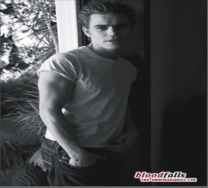 》#Dă să spună că nu e casa lui, dar se oprește. "Simțiți-vă ca acasă, dragii mei." #Apucă + - xE05xS01 haters gonna h a t e