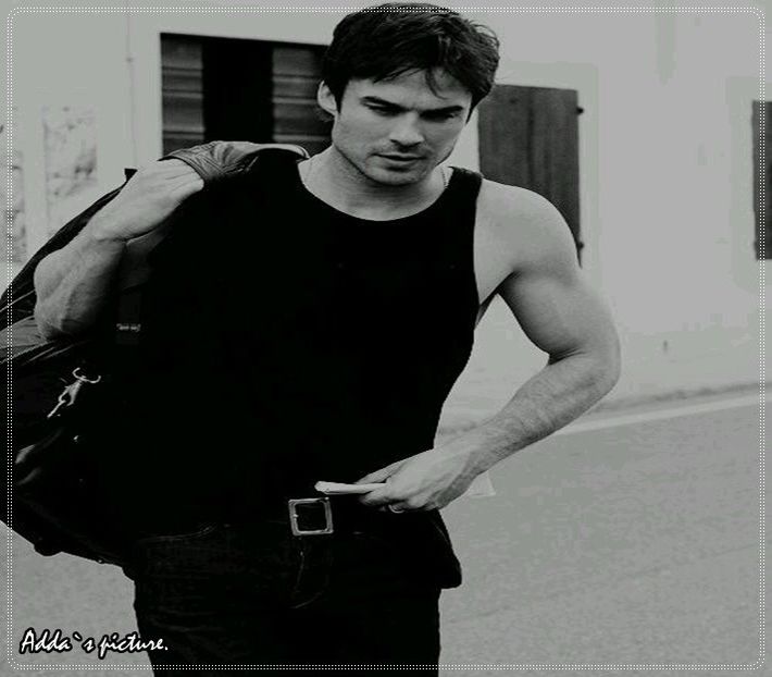 ― Ajunși în casă, Damon are grijă să închidă ușa în urma lor, observând că muncitorii - xE05xS01 haters gonna h a t e