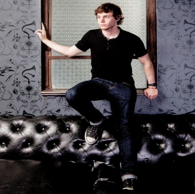 ― Zachary tocmai ce reușise să încheie una dintre multele discuții telefonice, în momentul - xE05xS01 haters gonna h a t e