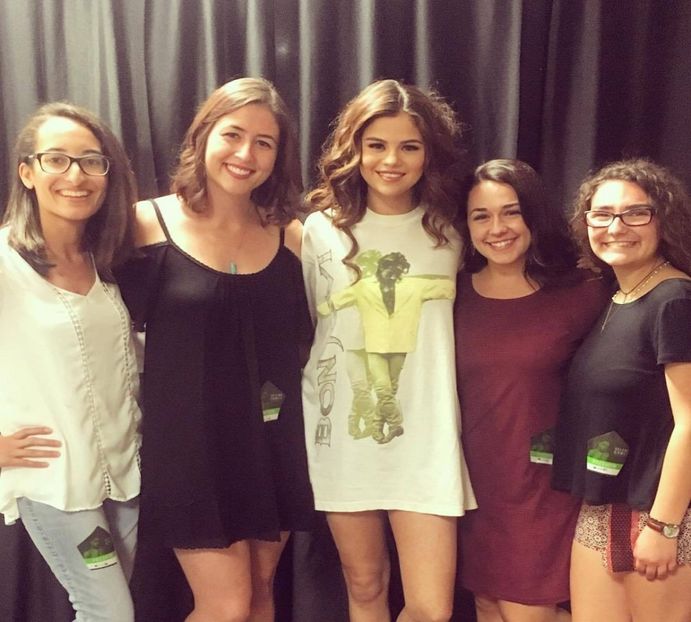 — nu dorea decât să îl tachineze pe acesta. „Ți-aș zice eu vreo două legată de plată, dar - xE05xS01 haters gonna h a t e