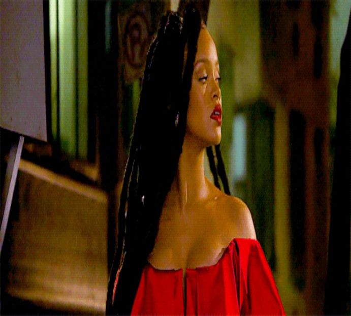 ― scuturându-și capul într-o parte și-n alta cât părul ei lung să-și recapete volumul inițial. - xE05xS01 haters gonna h a t e