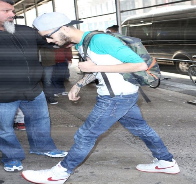 — Hanoracului treptat cât să poată reuşi apoi a-şi trage materialul acestuia peste cap. - 11 Quit talking all that nonsense