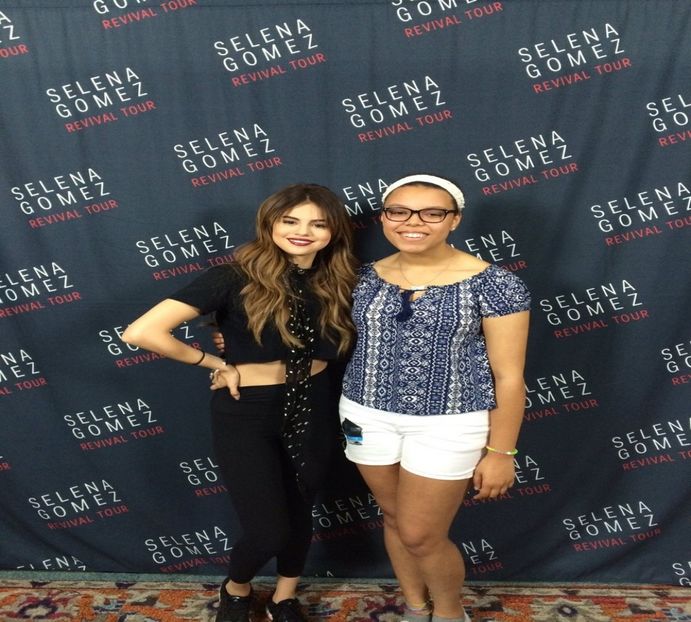 — pe cel tocmai inițiat de aceasta. „Nimic, managerul mi-a spus să merg goală pentru a - xE05xS01 haters gonna h a t e