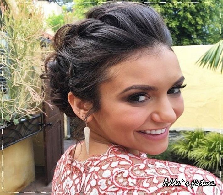 》#Un zâmbet subtil îi apare pe buze la auzul propunerii sale, sfârșind prin a-și arcui sprânceana + - xE05xS01 haters gonna h a t e