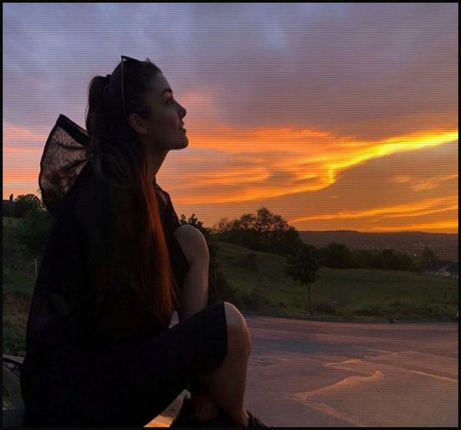 — „Dar nu vrei să gătești tu, iar noi doi să ne uităm? =)) poate iese treaba mai bună decât - eps 05x În ochi se aprind