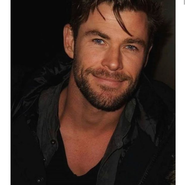 ▬غ√¡ℓ†ﻉ√٥ﺎ; O cuprinde in brate si zambeste cand o aude vrand sa nu zica nimic, dar - eps 05x În ochi se aprind