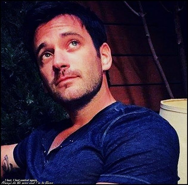 ☾ˡ̶ᵘ̶ᶰ̶ᵃ̶ᵗ̶ᶤ̶ᶜ̶  #începe să râdă grav când aude de modificat ușa și apoi mărește ochii - eps 05x În ochi se aprind