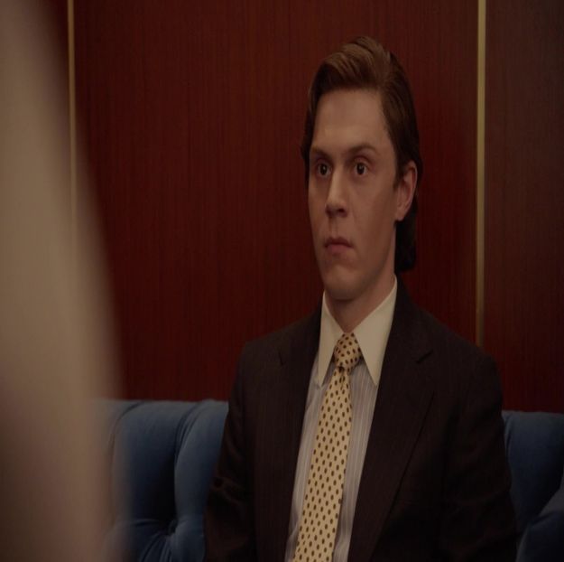 ― Dacă pumnul anterior îl luase prin surprindere, acum era de-a dreptul șocat, instinctiv - xE06xS01 haters gonna h a t e