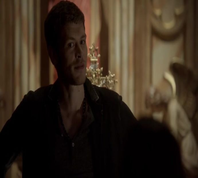 — Folosindu-și auzul fin de vampir poate să audă ceea ce i-a zis Fane lui Kol, iar atunci - here - episode 53 - done