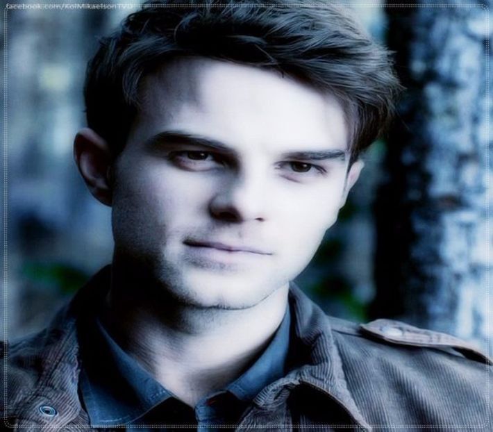 - #nu apucă să îi spună ceva lui sorsa sau să aibă vreo reacție la ceea ce face Klaus, + - here - episode 53 - done