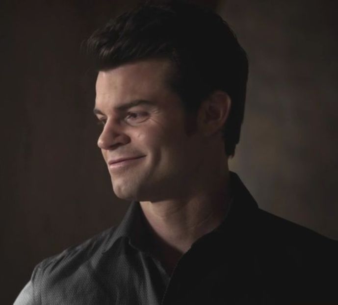 》"Nu, borcanele le țin de colecție, nu ca să mi le bag în qwr. Pentru asta îl aveam pe Derek, să + - here - episode 53 - done