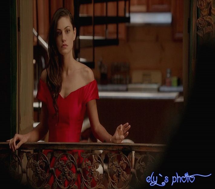 *o strange pe Elena in brate* Bai, originalilor, rai mai sunteti cu saraca fata. Klaus, aia e mancar - here - episode 53 - done