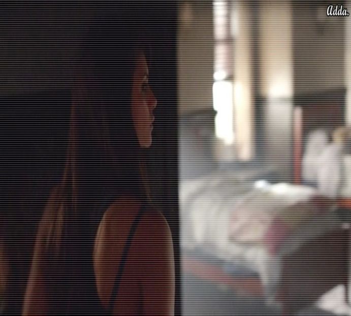 》iarbă. Face ochii mari când o trage spre el și se zbate în sărut, îl mușcă de limbă. =))))))))))))) - here - episode 53 - done