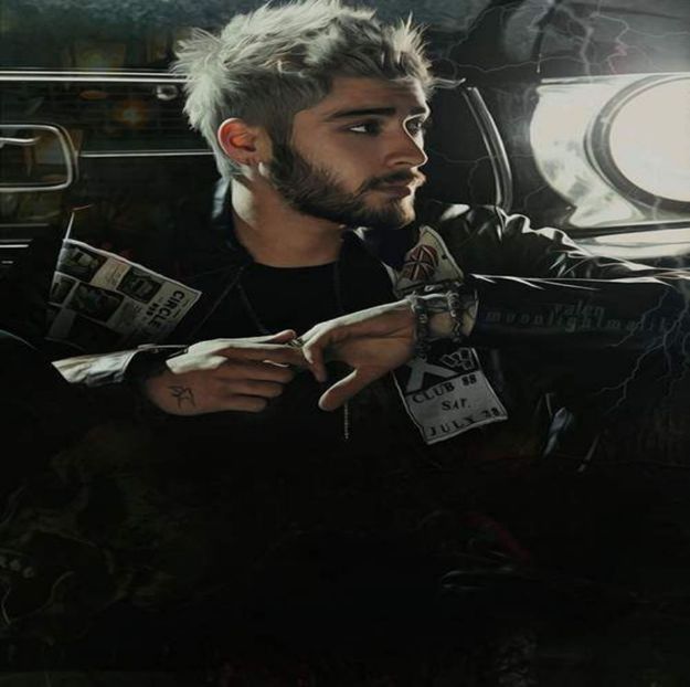 ; (Mă îndrept spre Klaus, sprijinindu-mă cu spatele de bar. Nu trebuia să mă mire atracția + - E01xS01 ends l i f e kills laughter