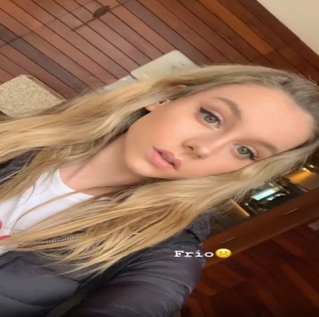 ; (Mă bufnesc puternic de peretele încăperii, cu o expresie de șoc intipărită pe chip. + - E01xS01 ends l i f e kills laughter