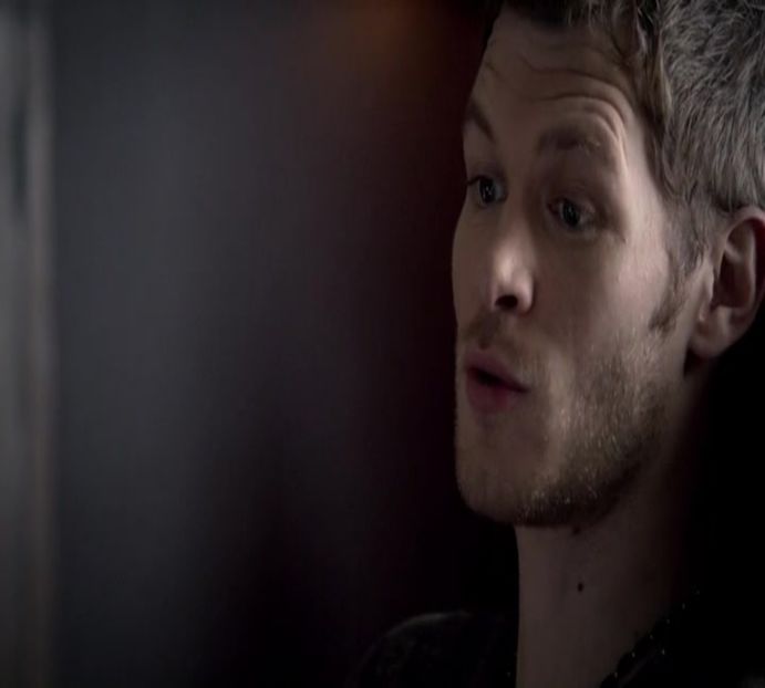 — „Adevărul e că pare a fi un detaliu destul de evident în ceea ce te privește.” Pufnește - E01xS01 ends l i f e kills laughter