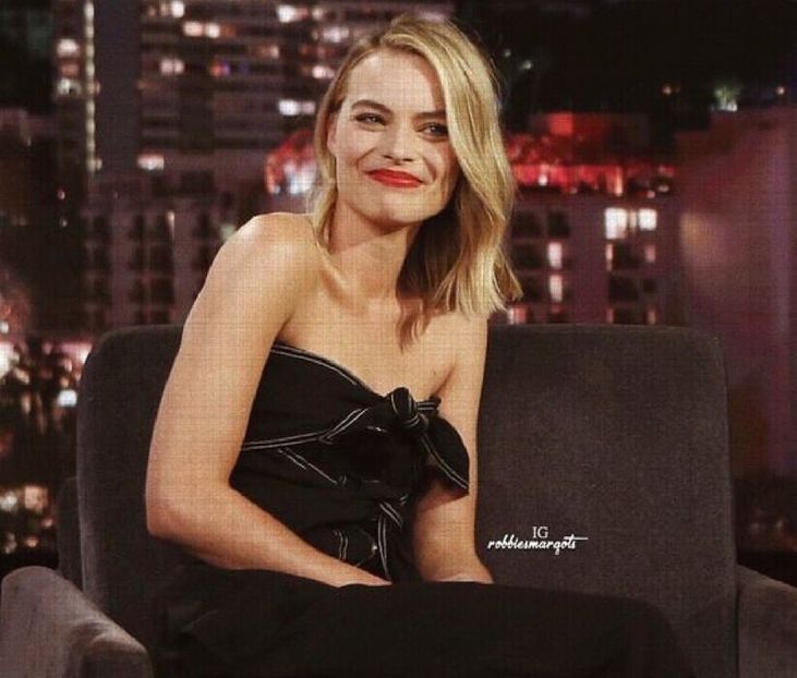 ›εϊз̤٢ ࢱ⋄‹̣̇͘͘͘.; simțea pe umeri. Dacă era prezent nu-i putea distinge greutatea. Viețuiau și alte - The Eclogues! S2ecundus liber