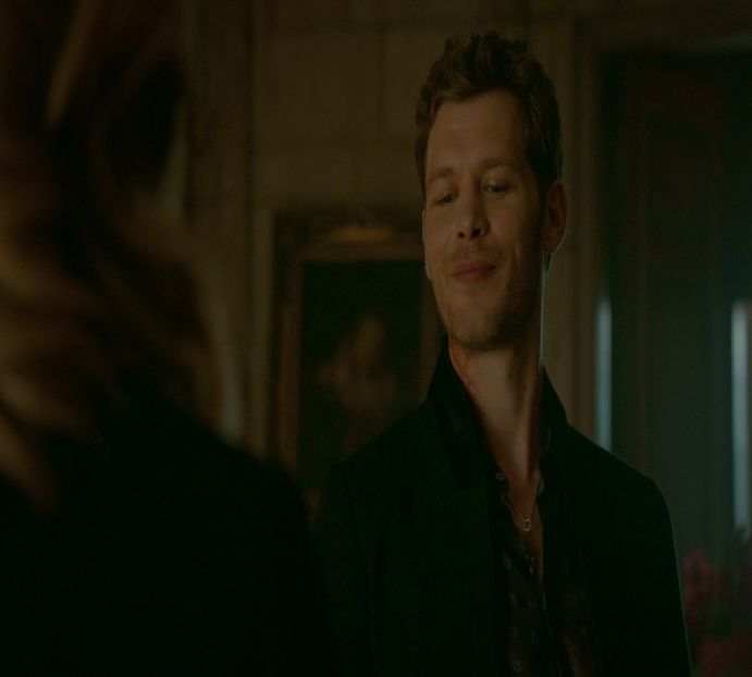 — Preț de câteva momente destul de îndelungate Klaus păstrează tăcerea, preocupându-se - E01xS01 ends l i f e kills laughter