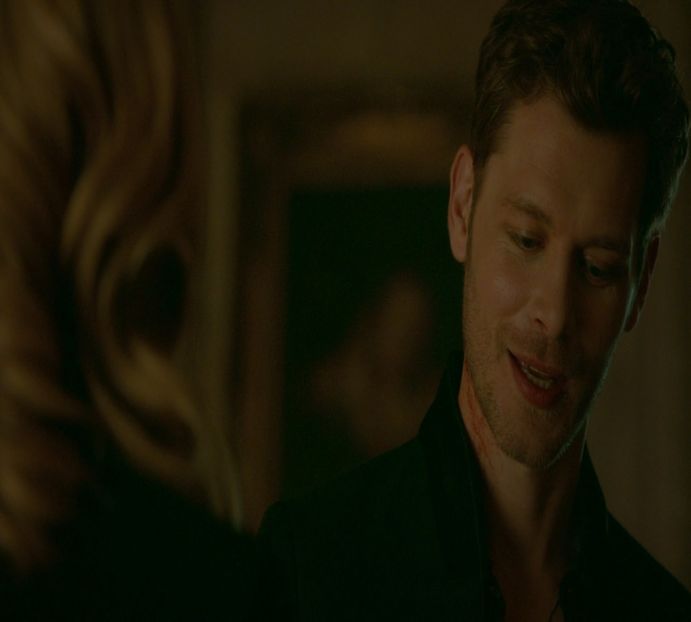 — Klaus se vedea nevoit să admită că în interiorul lui era ușor surprins de faptul că, Selene - E01xS01 ends l i f e kills laughter