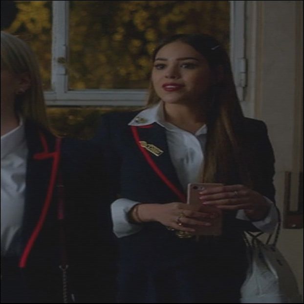 ∎☾▬ Se arată ușor mirată de propunerea lui Klaus, așteptându-se la cu totul și cu totul - E01xS01 ends l i f e kills laughter