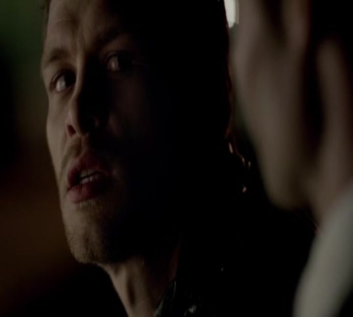 — „-șoara noastră nu dispune de așa ceva.” Își împreunează mâinile la piept și o scrunte- - E01xS01 ends l i f e kills laughter