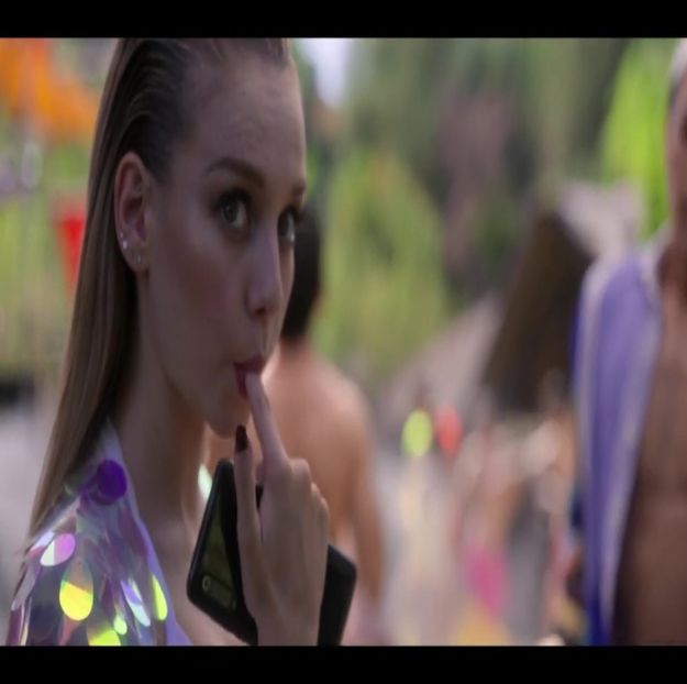 ; (Acum aranjamentul pe care mi-l propusese nu mai părea atât de nebunesc pe cât îl considerasem + - E01xS01 ends l i f e kills laughter