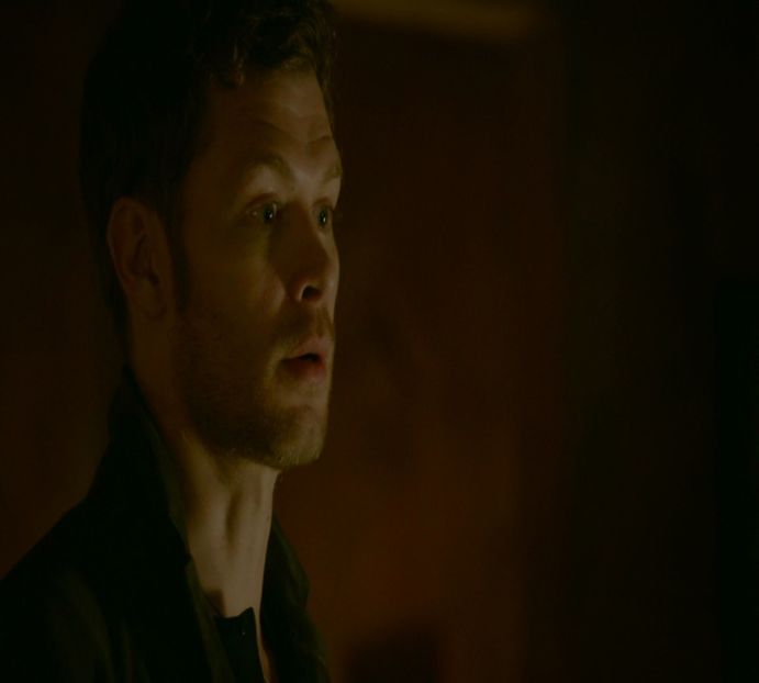 — „În cazul ăsta e timpul pentru o mică lecție de istorie pentru amândouă.” Într-un final - a haunted place xx NA s mansion