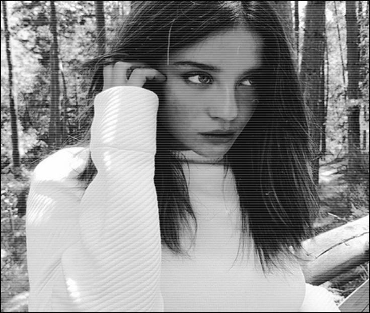 ― ❝ Mă plimbam prin centrul oraşului plictisită uitându-mă prin jur la oamenii care îşi vedeau - E01xS01 ends l i f e kills laughter