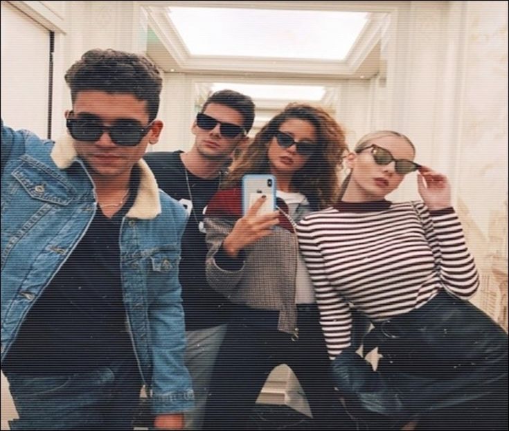 ― ❝ Ascultam muzică şi mă uitam în depărtare amintindu-mi diferite lucruri din trecutul meu - E01xS01 ends l i f e kills laughter