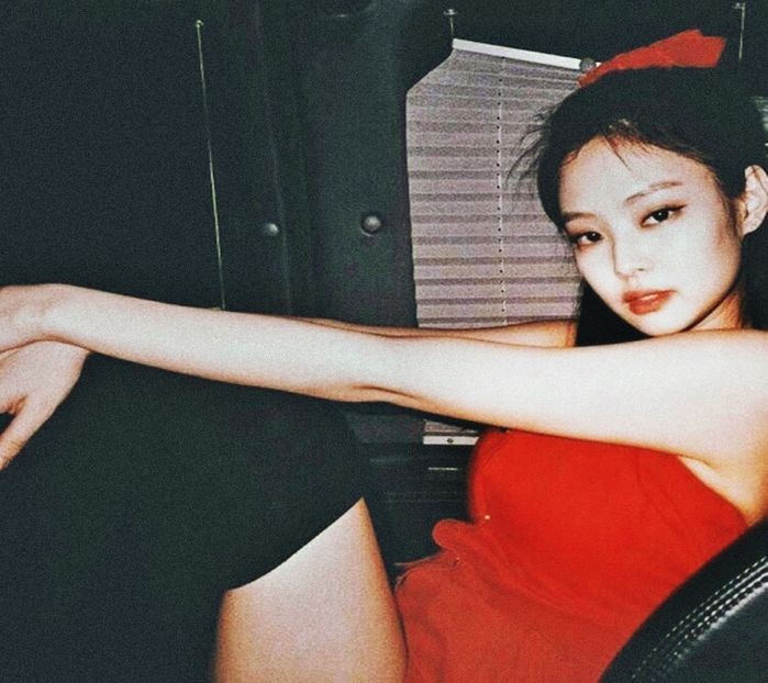 ⋗ Day 54 ⚘ Jennie ⚘ ☾ 25.04.2020 - 01 Je suis ma plus belle arme